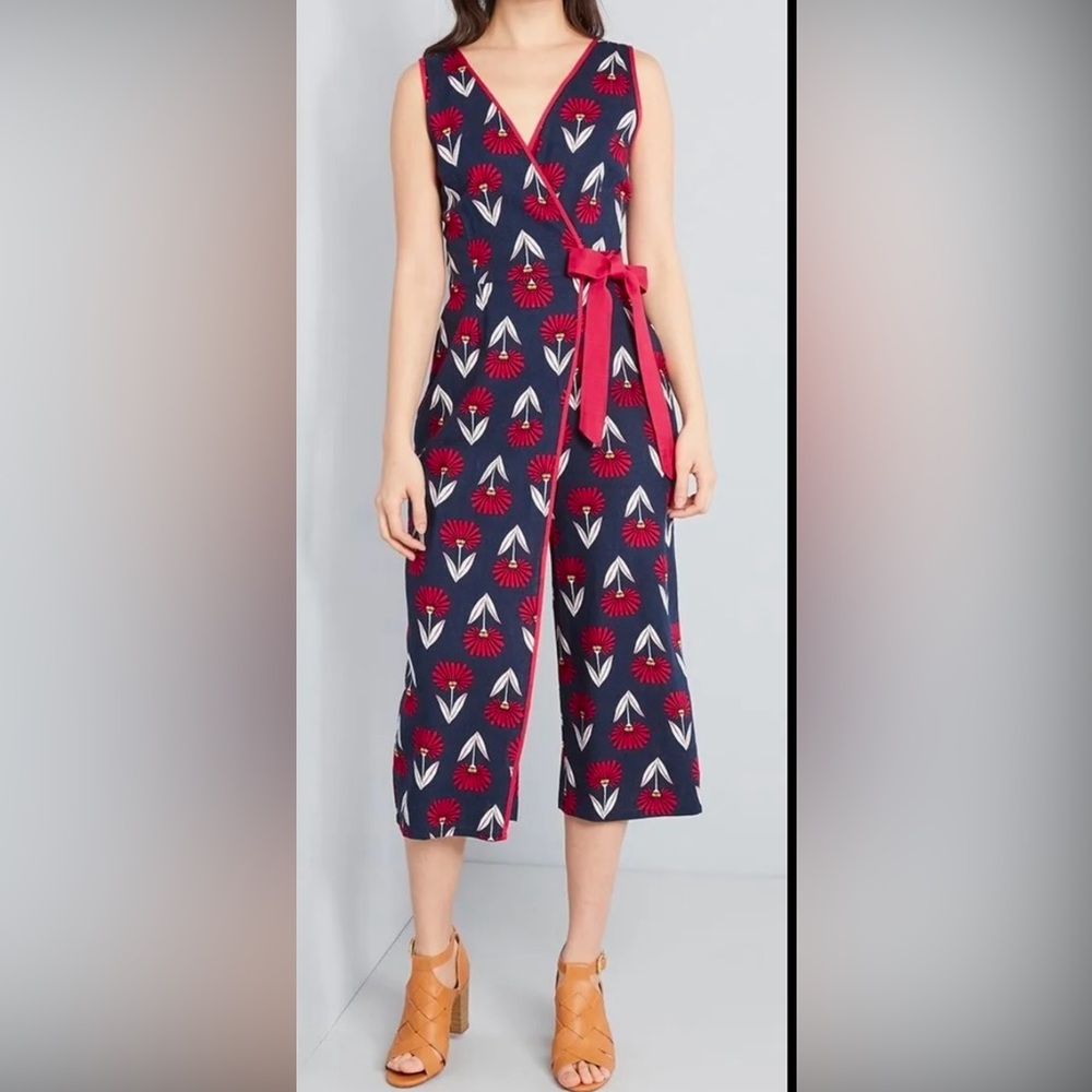 ModCloth Navy Sleeveless Floral Tie Waist Wrap Crop Jumpsuit